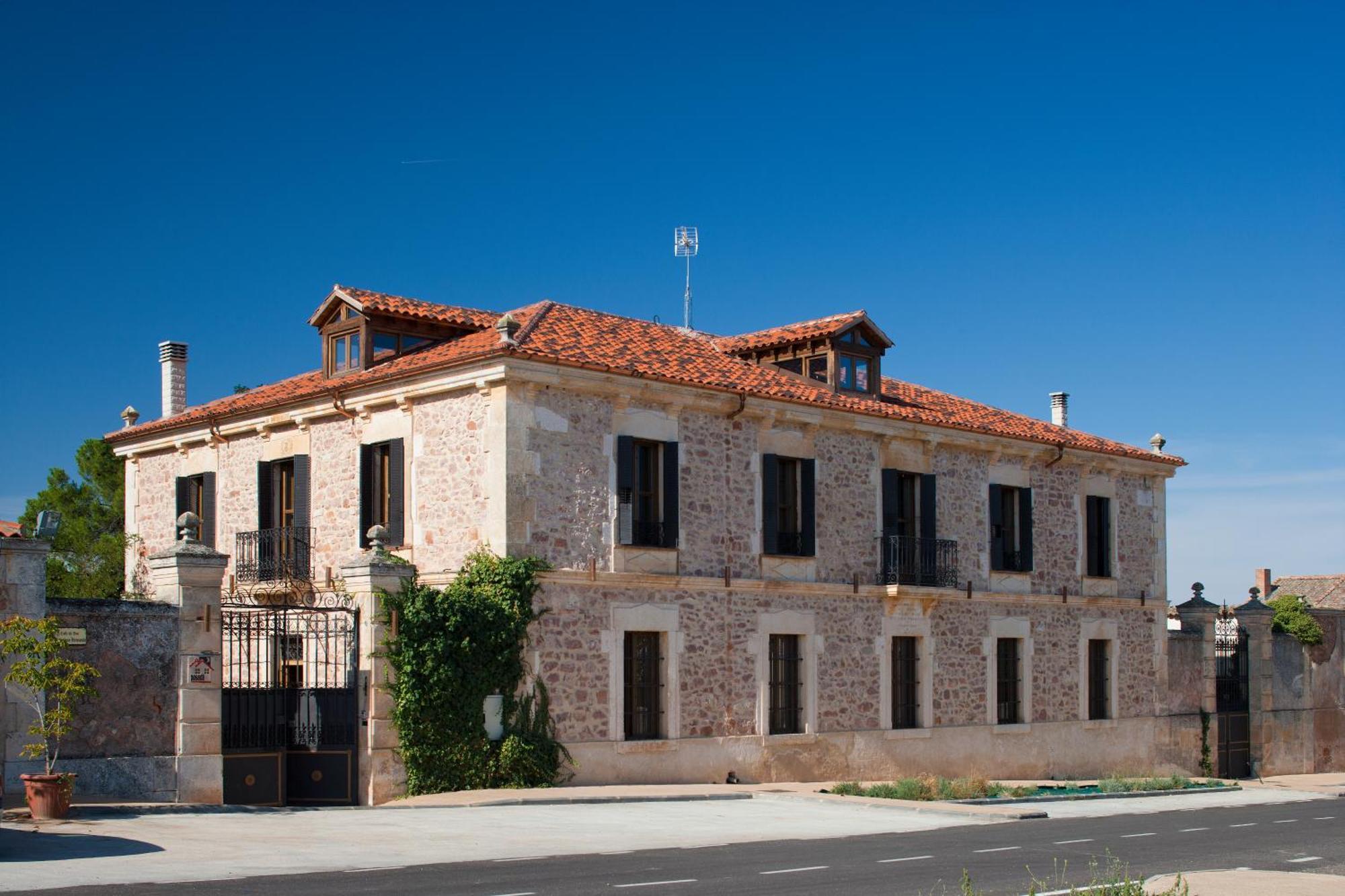 El Senorio De La Serrezuela Hotel Aldeanueva de la Serrezuela Exterior photo